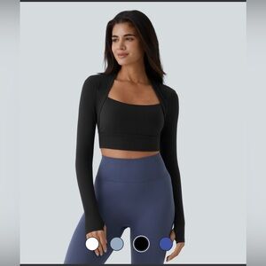 NWT! HALARA black long sleeved yoga top with thumbholes! Size Medium NWT! 🖤🖤🖤